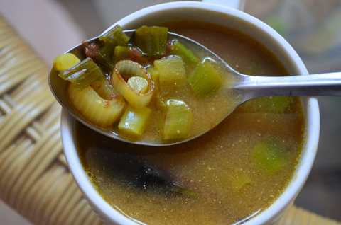 Ullikadala Pulusu Recette | Curry d’oignon de printemps Recette Indienne Traditionnelle