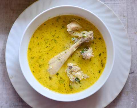 Style Kashmiri Kokur Yakhni recette-poulet cuit au yaourt Recette Indienne Traditionnelle